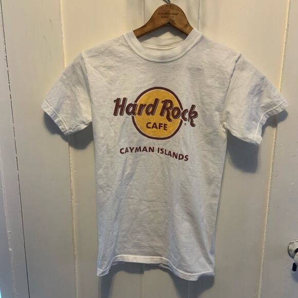 Vintage Hard Rock Cafe Cayman Islands white logo tee in a size XS. Classic! - Picture 5 of 5
